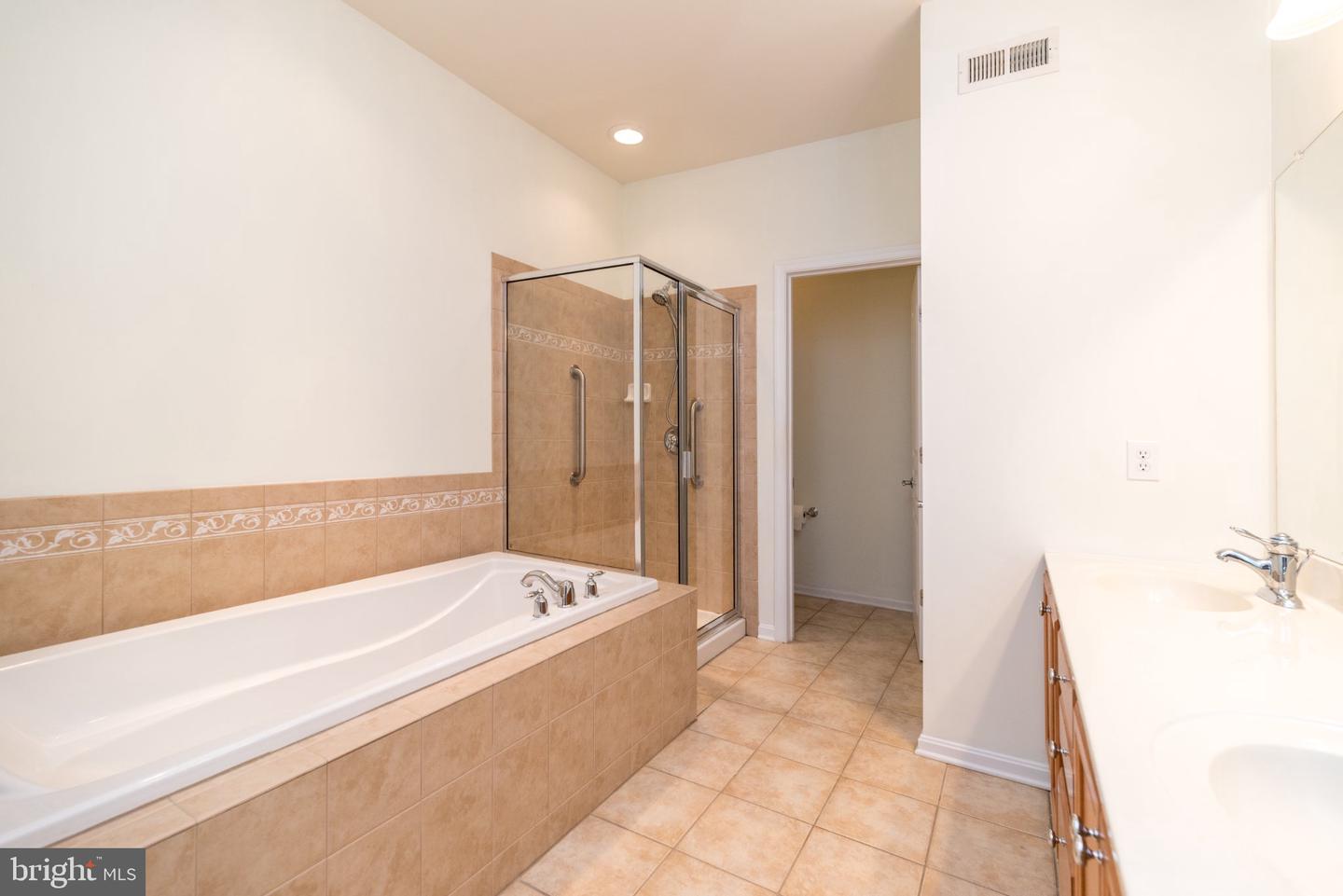 1824 Emerald Dr Property Photo 31