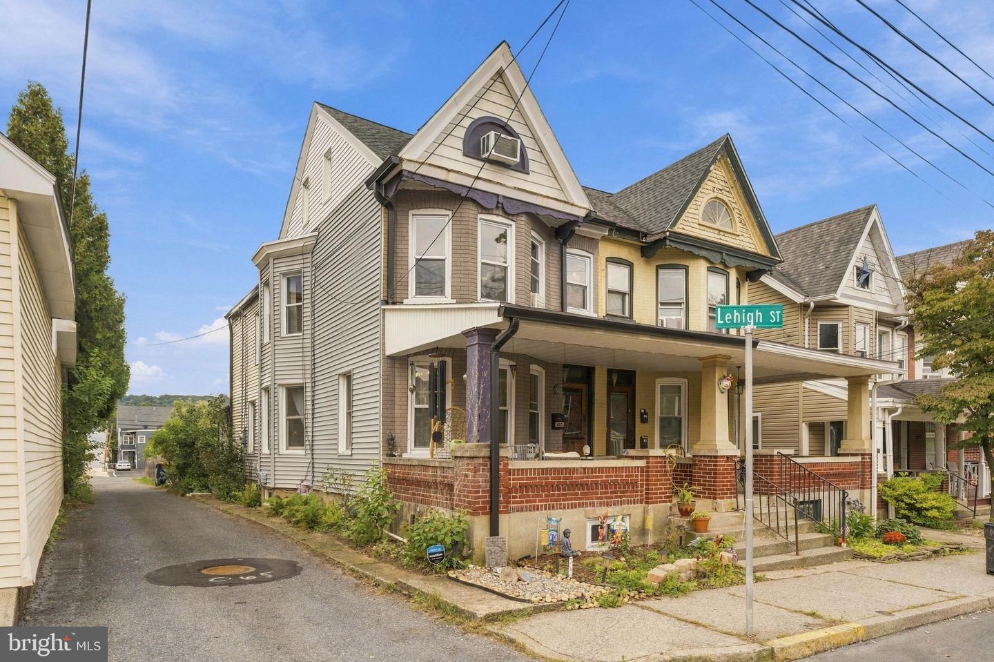 416 Ridge St Property Photo 2