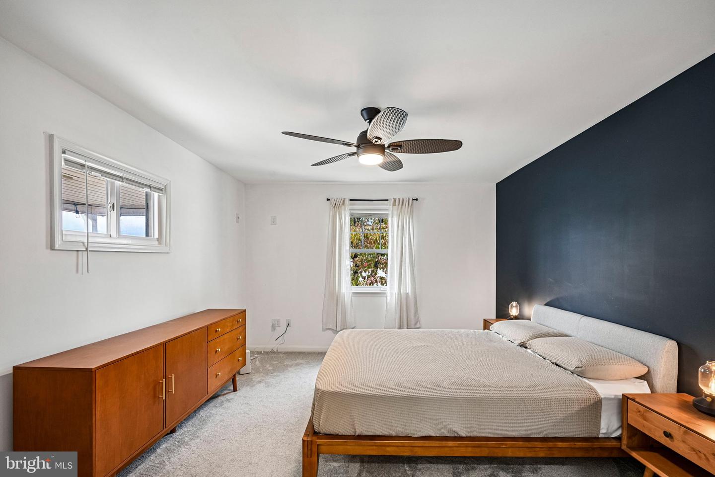 860 N Irving St Property Photo 9