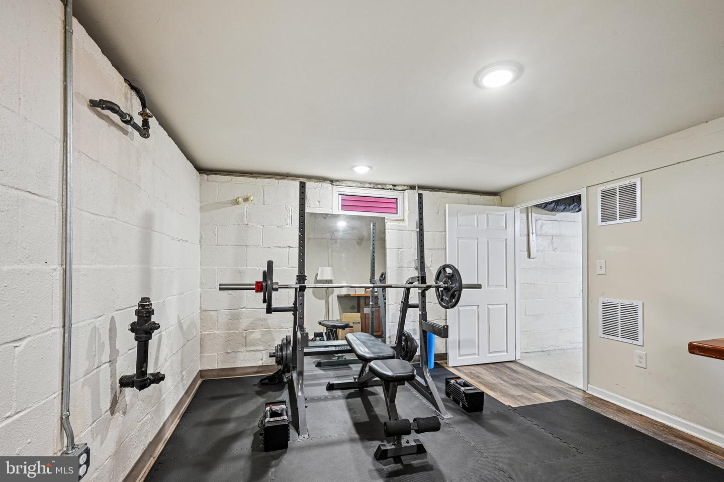860 N Irving St Property Photo 18