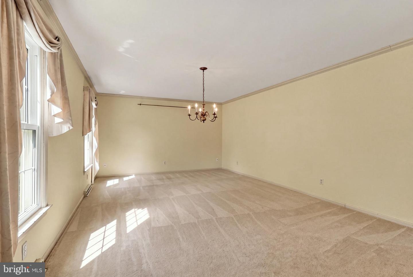 1285 Clearview Cir Property Photo 6