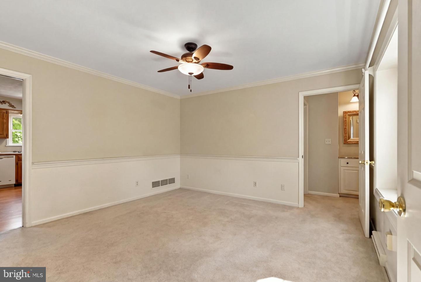 1285 Clearview Cir Property Photo 9