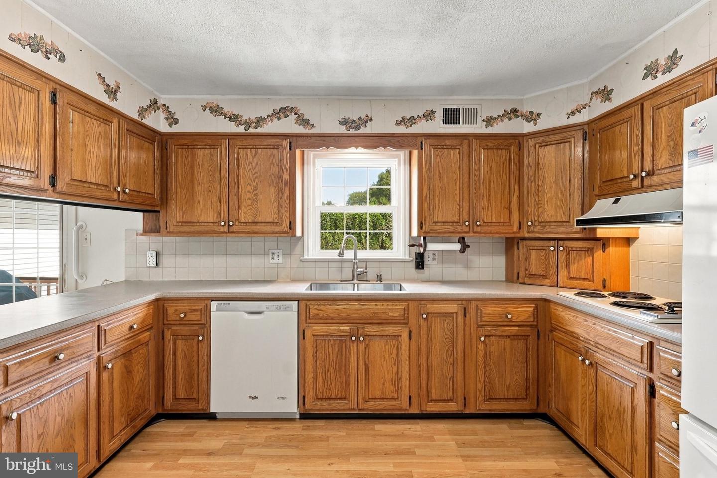 1285 Clearview Cir Property Photo 15