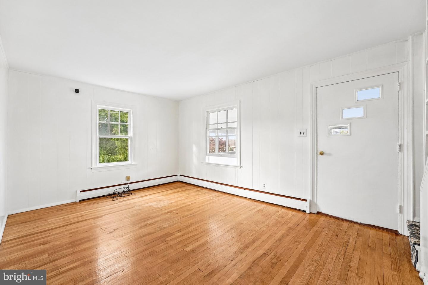 1325 Byfield St Property Photo 7