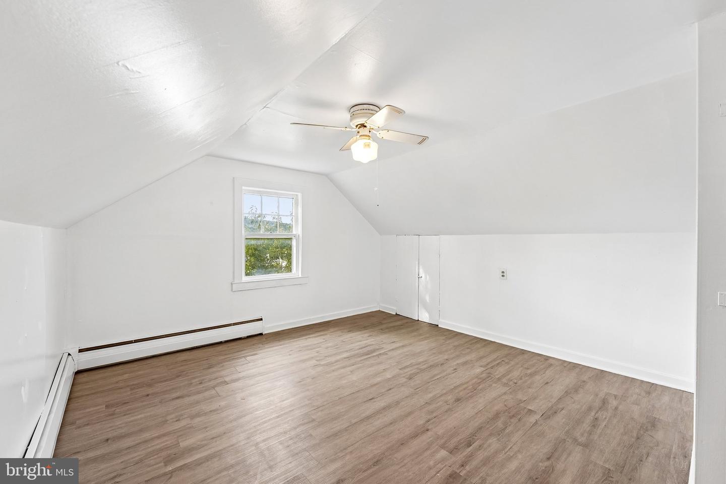 1325 Byfield St Property Photo 18