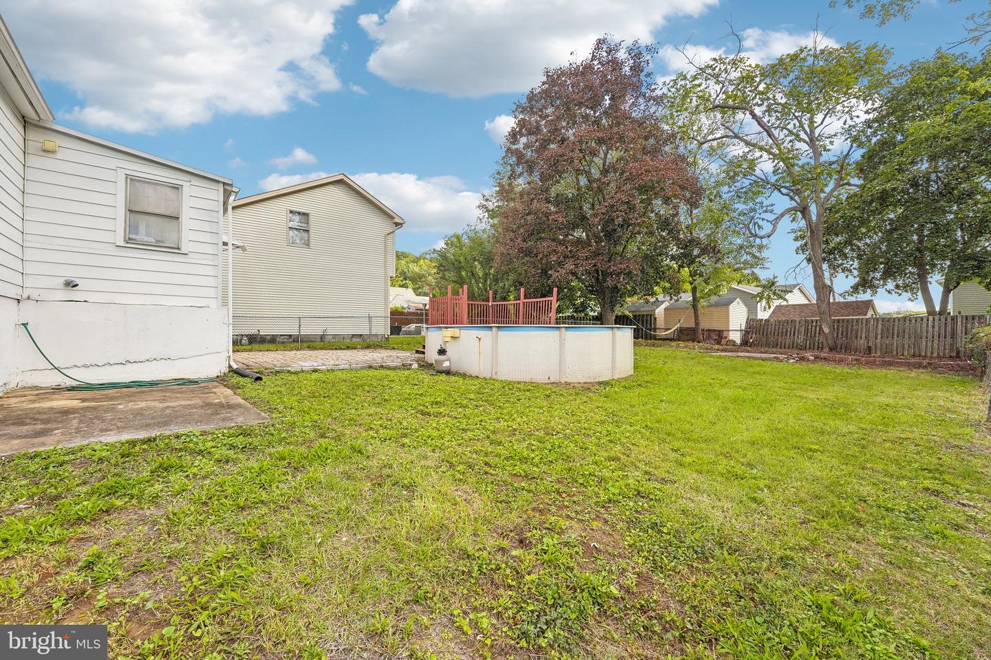 1325 Byfield St Property Photo 28