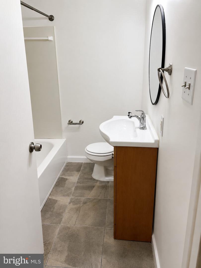 1705 Illingsworth St Property Photo 8
