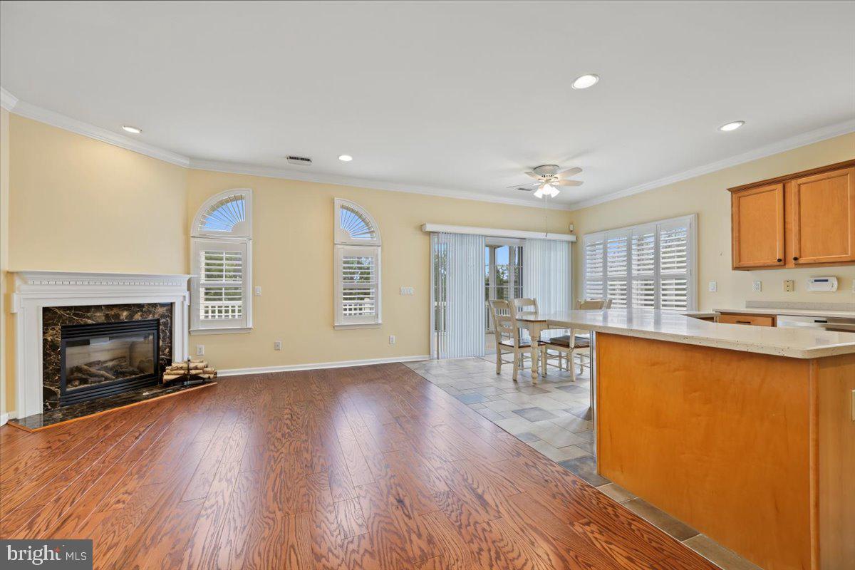 5086 Valley Stream Ln Property Photo 3