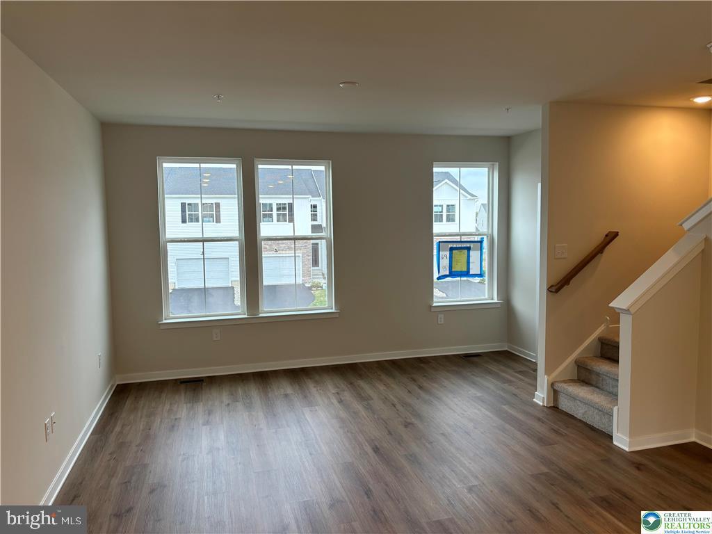 7680 Clayton Ave Property Photo 4