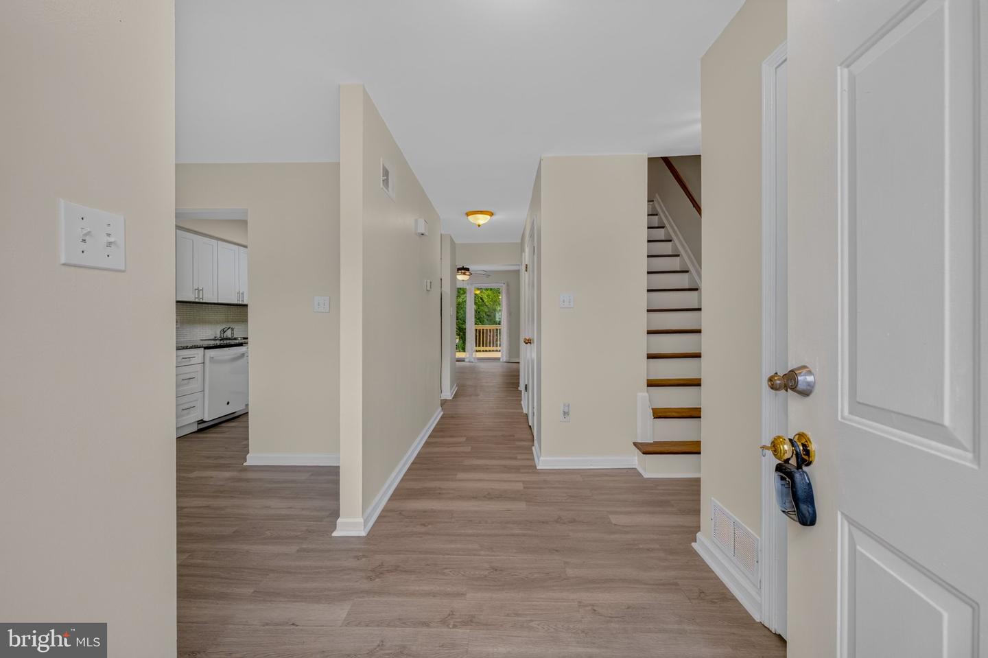 65 W Chestnut St Property Photo 3