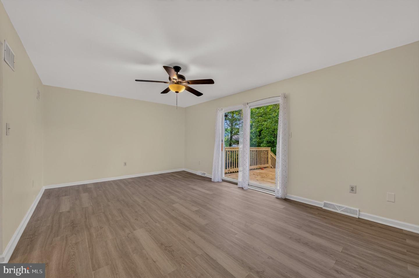 65 W Chestnut St Property Photo 14