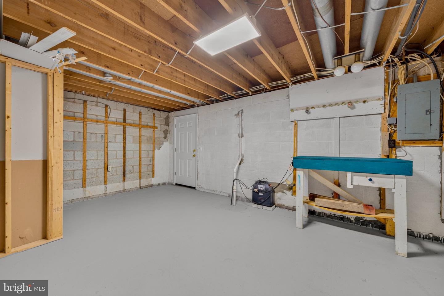 65 W Chestnut St Property Photo 31
