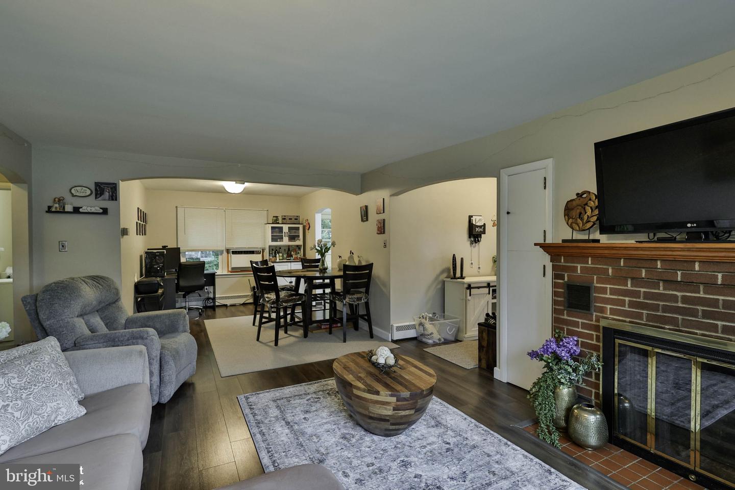 319 S Ott St Property Photo 16