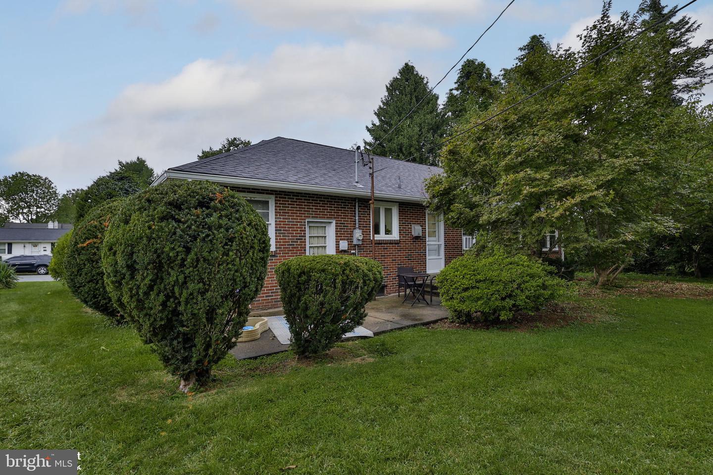 319 S Ott St Property Photo 48