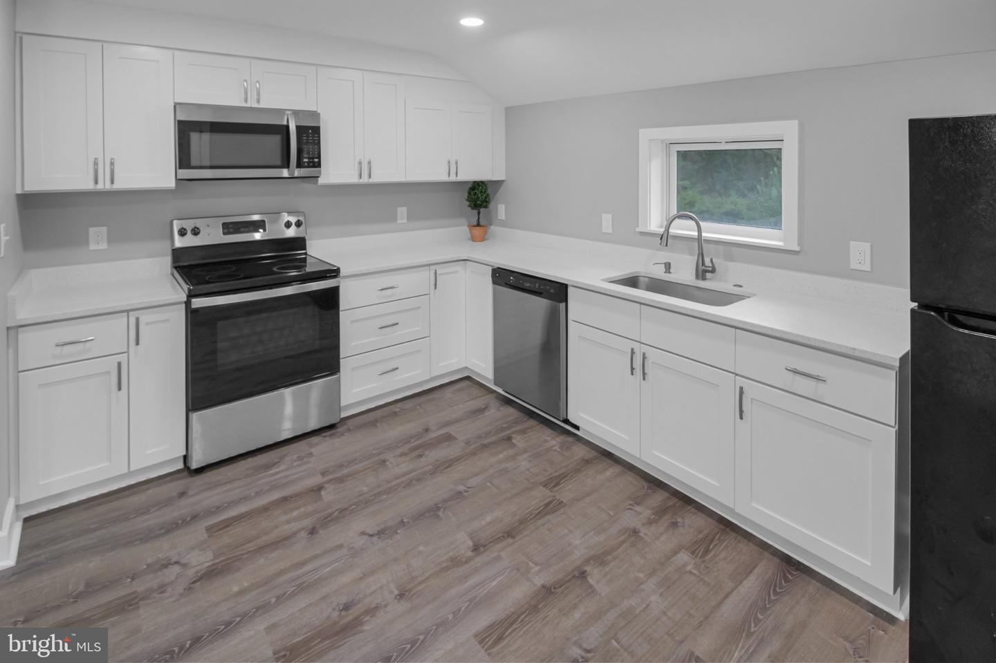 1403 Pennsylvania Ave Property Photo 8