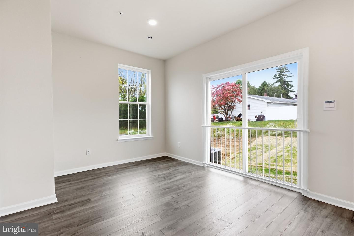 1074 Meadowlark Dr Property Photo 13