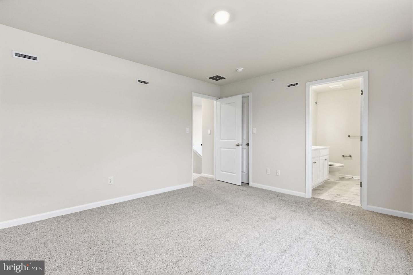 1074 Meadowlark Dr Property Photo 19