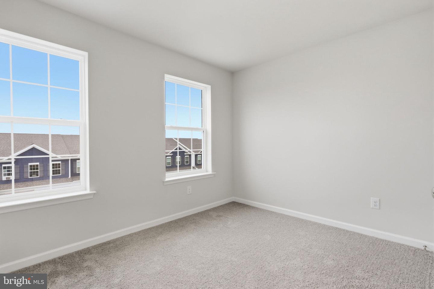 1074 Meadowlark Dr Property Photo 23