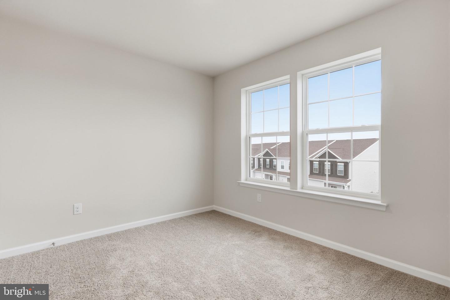 1074 Meadowlark Dr Property Photo 24