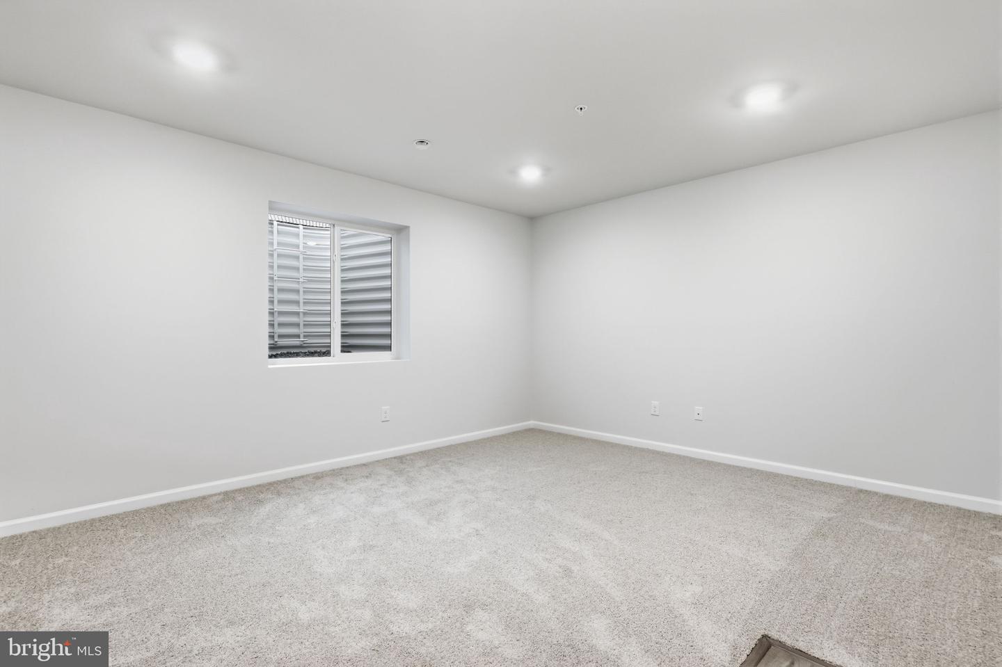 1074 Meadowlark Dr Property Photo 29