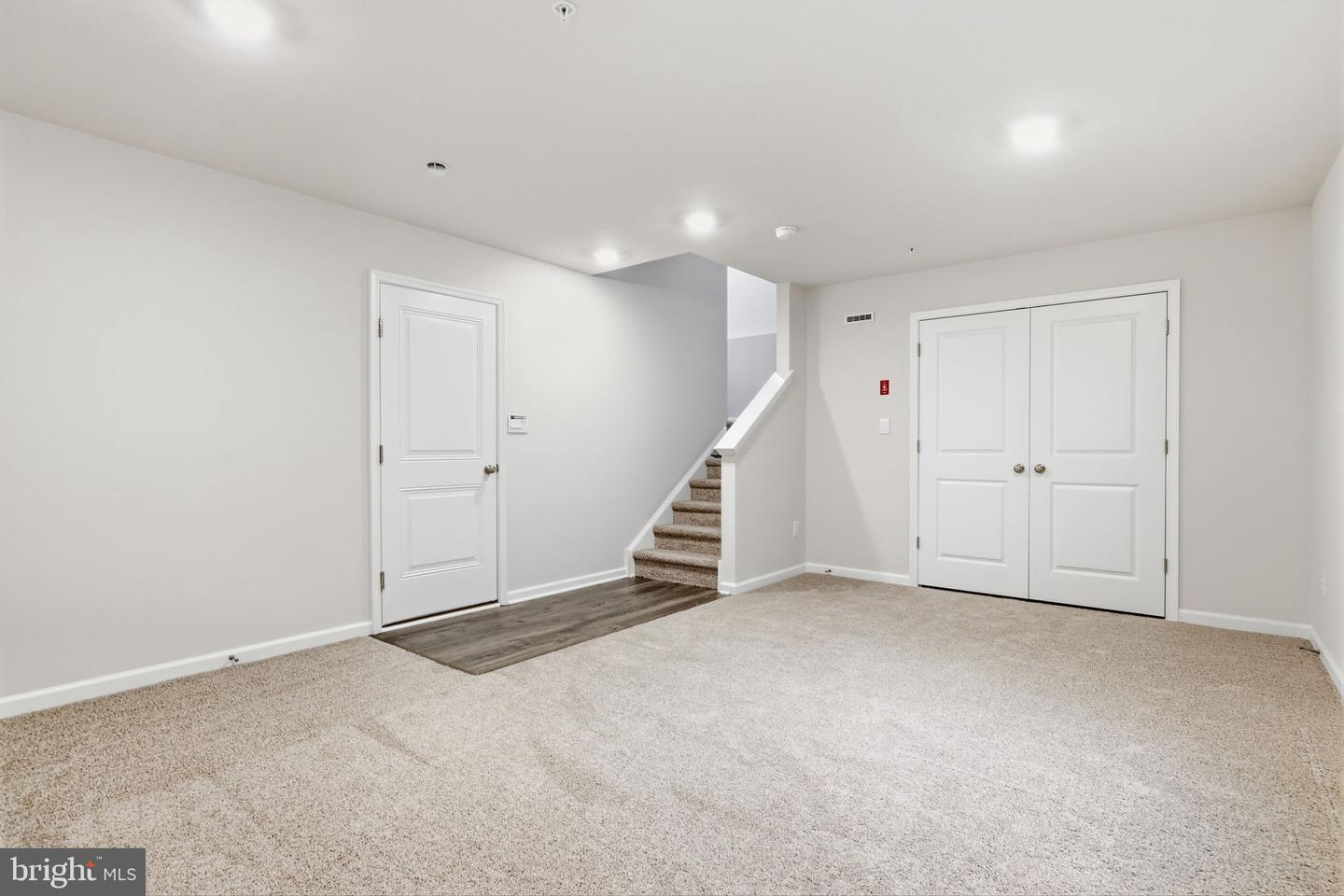 1074 Meadowlark Dr Property Photo 30