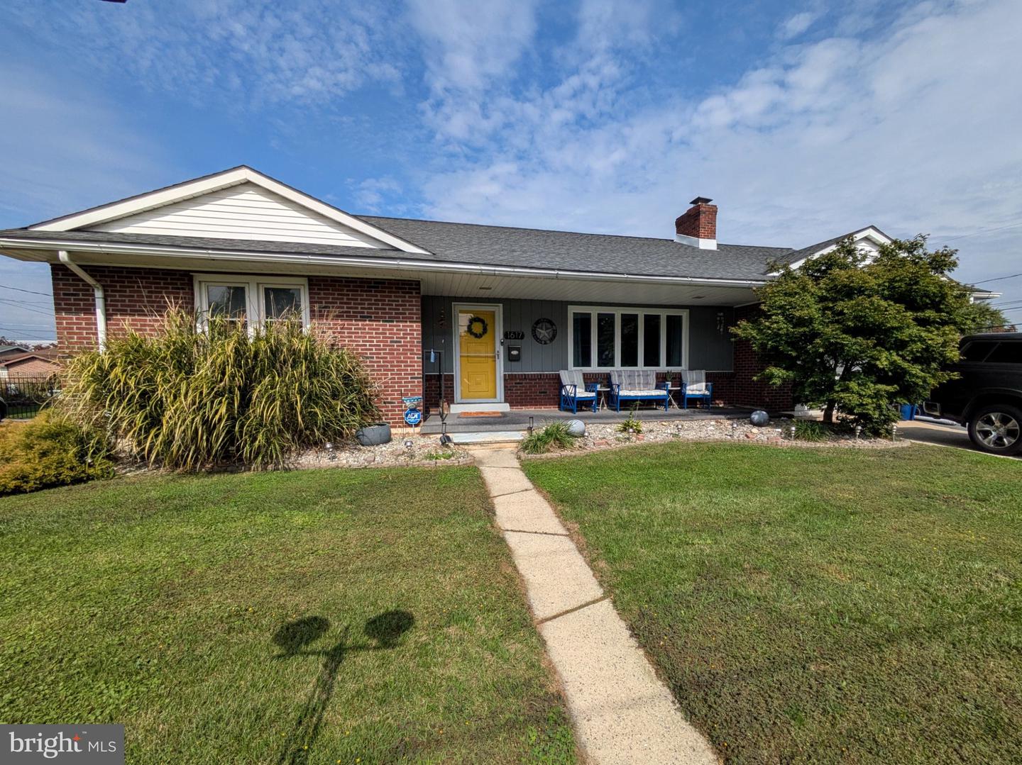 1617 W Pennsylvania St Property Photo 2