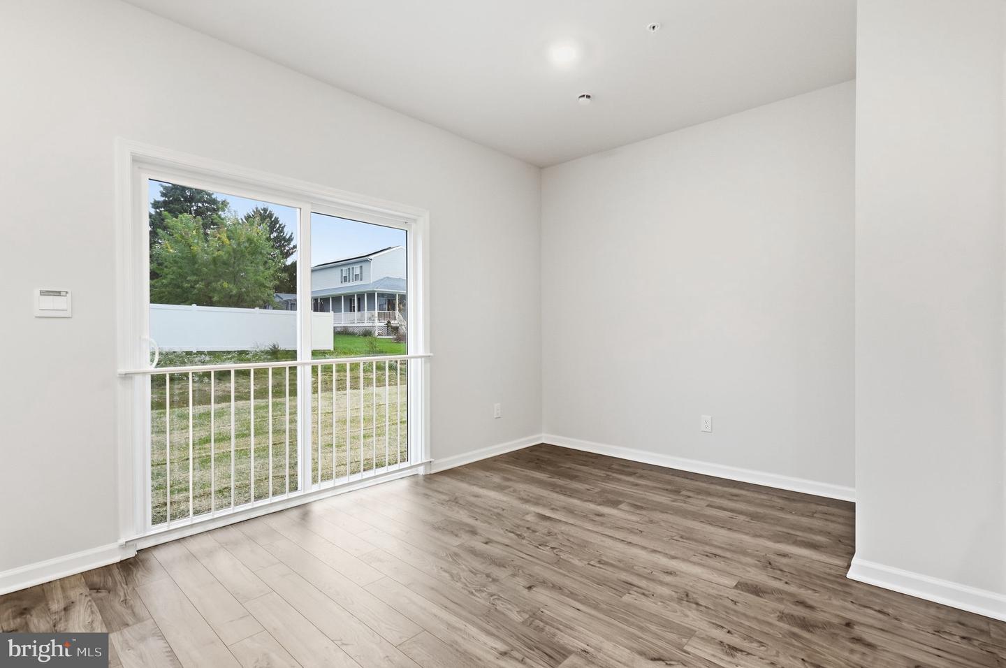 1076 Meadowlark Dr Property Photo 12
