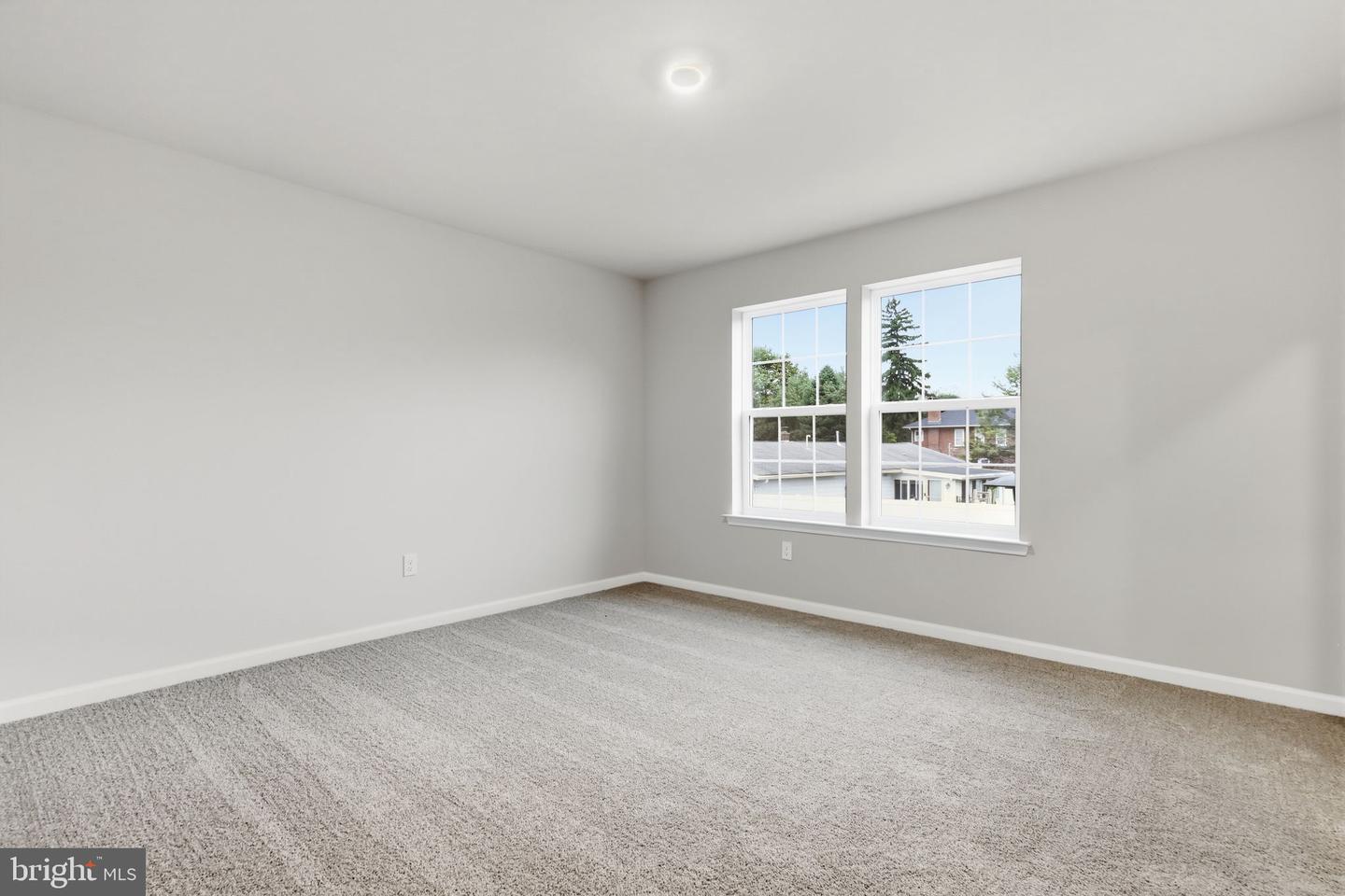 1076 Meadowlark Dr Property Photo 16