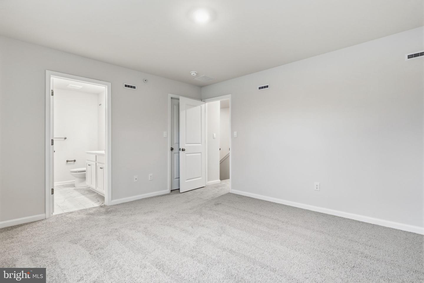 1076 Meadowlark Dr Property Photo 17