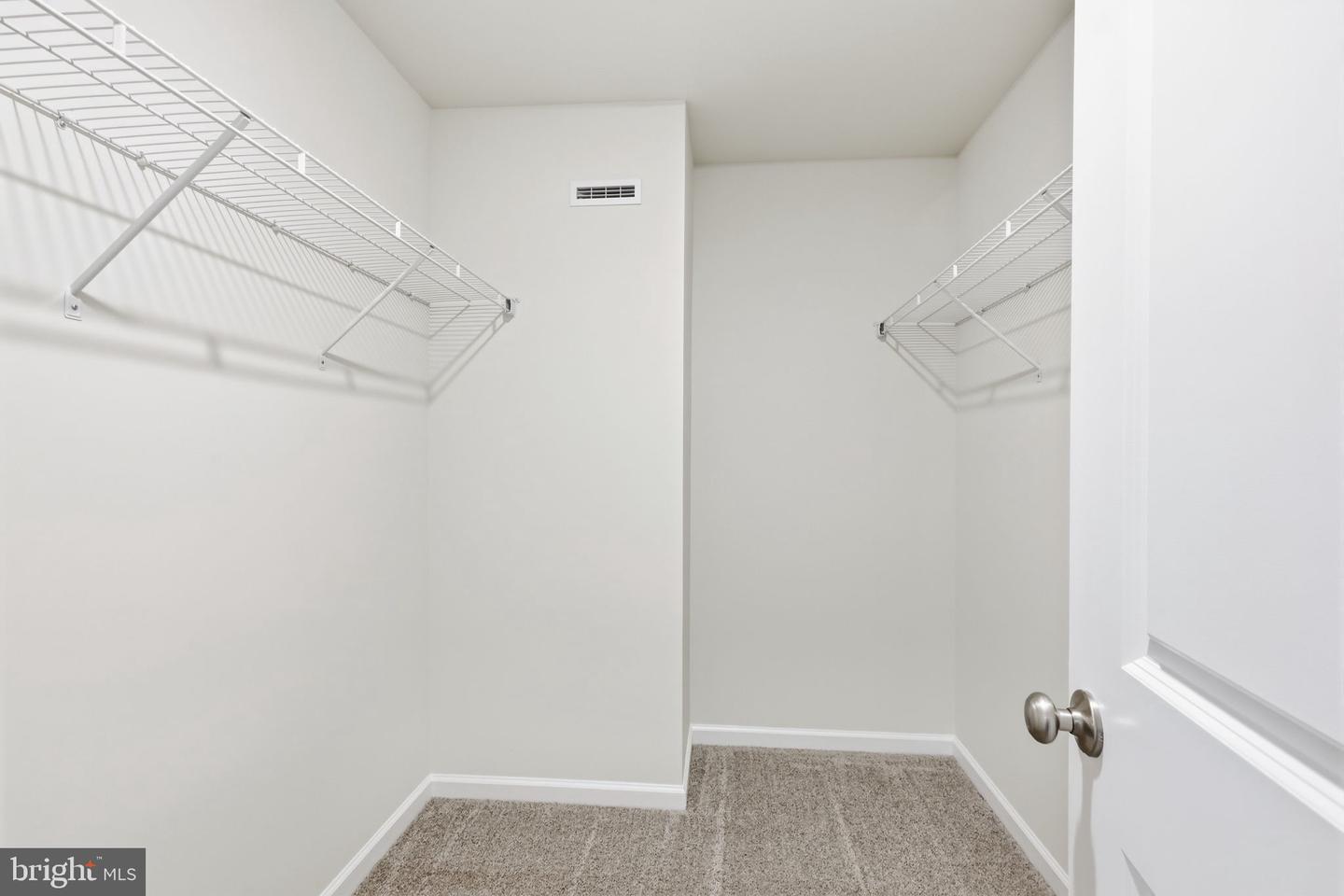 1076 Meadowlark Dr Property Photo 18
