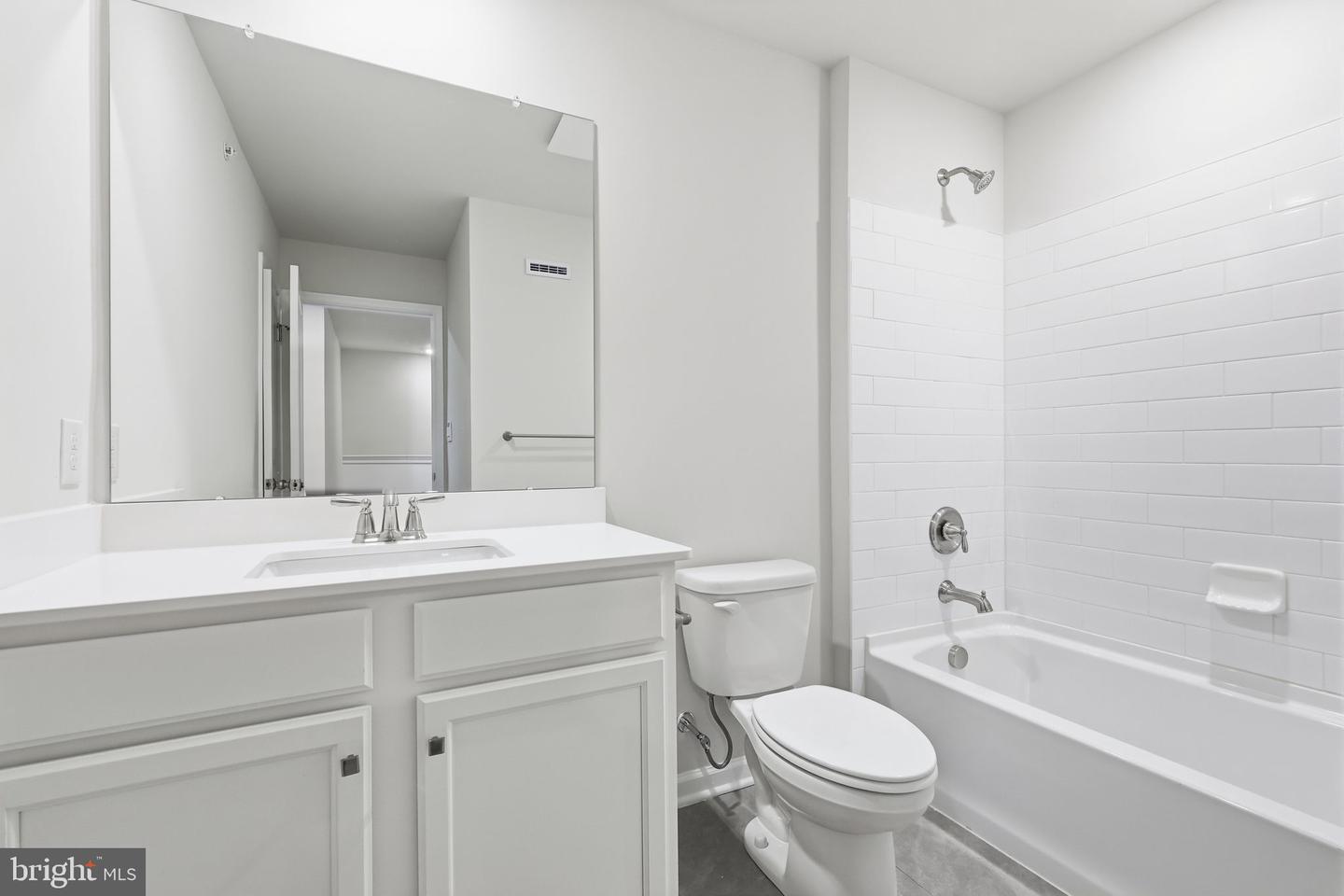 1076 Meadowlark Dr Property Photo 23