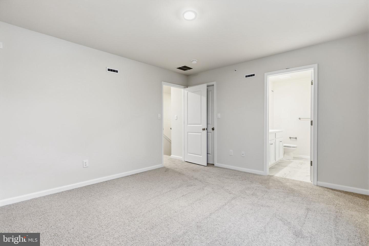 1078 Meadowlark Dr Property Photo 17