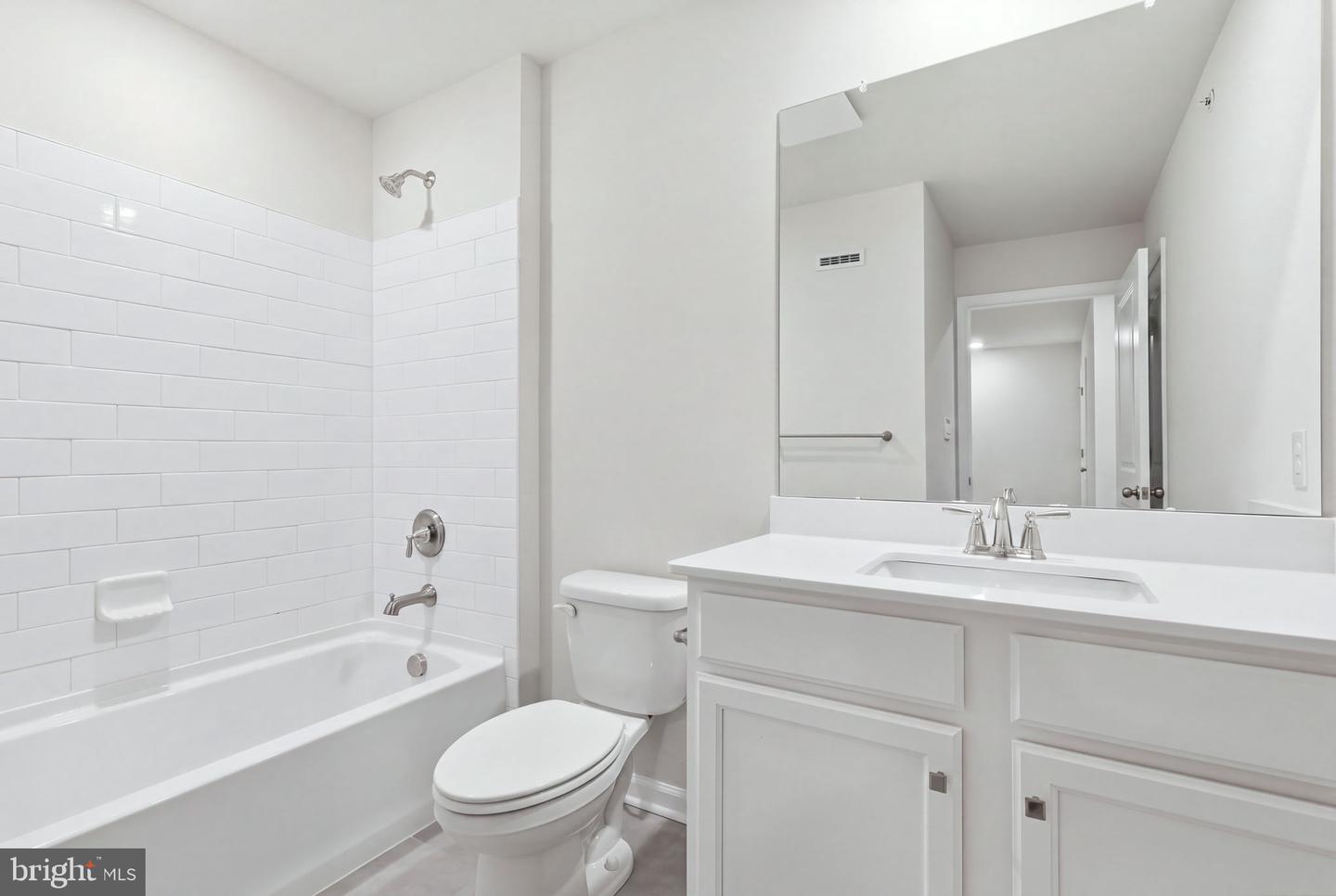 1078 Meadowlark Dr Property Photo 24