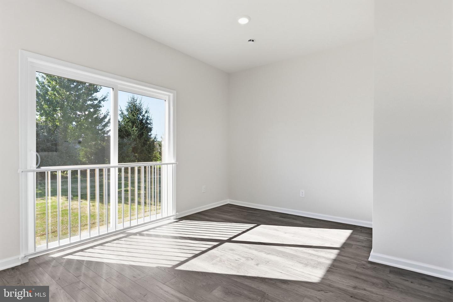 1082 Meadowlark Dr Property Photo 13