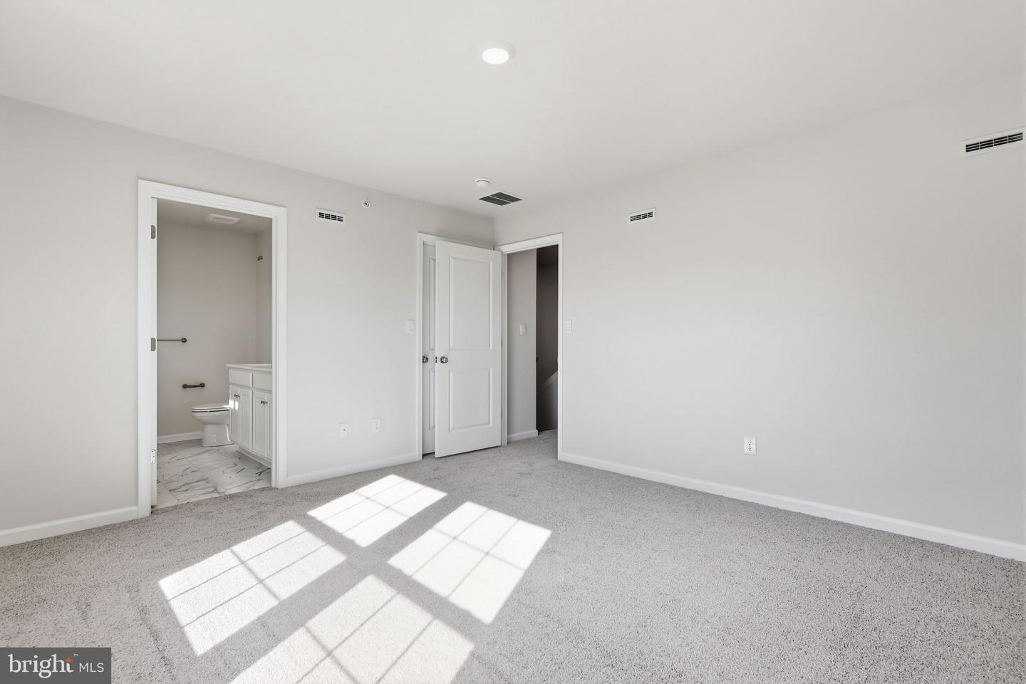 1082 Meadowlark Dr Property Photo 18