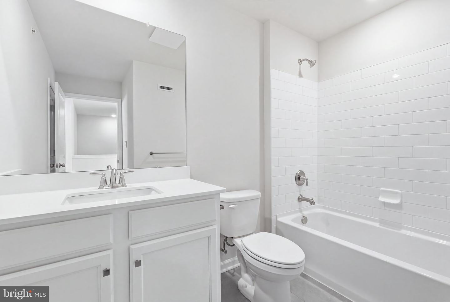 1082 Meadowlark Dr Property Photo 24