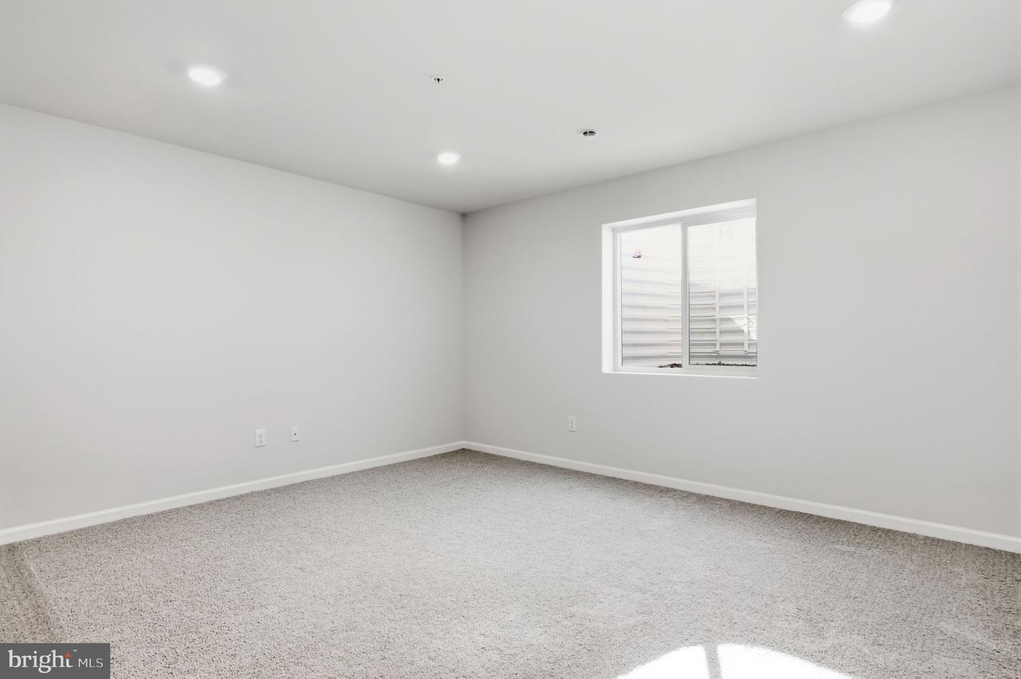 1082 Meadowlark Dr Property Photo 28