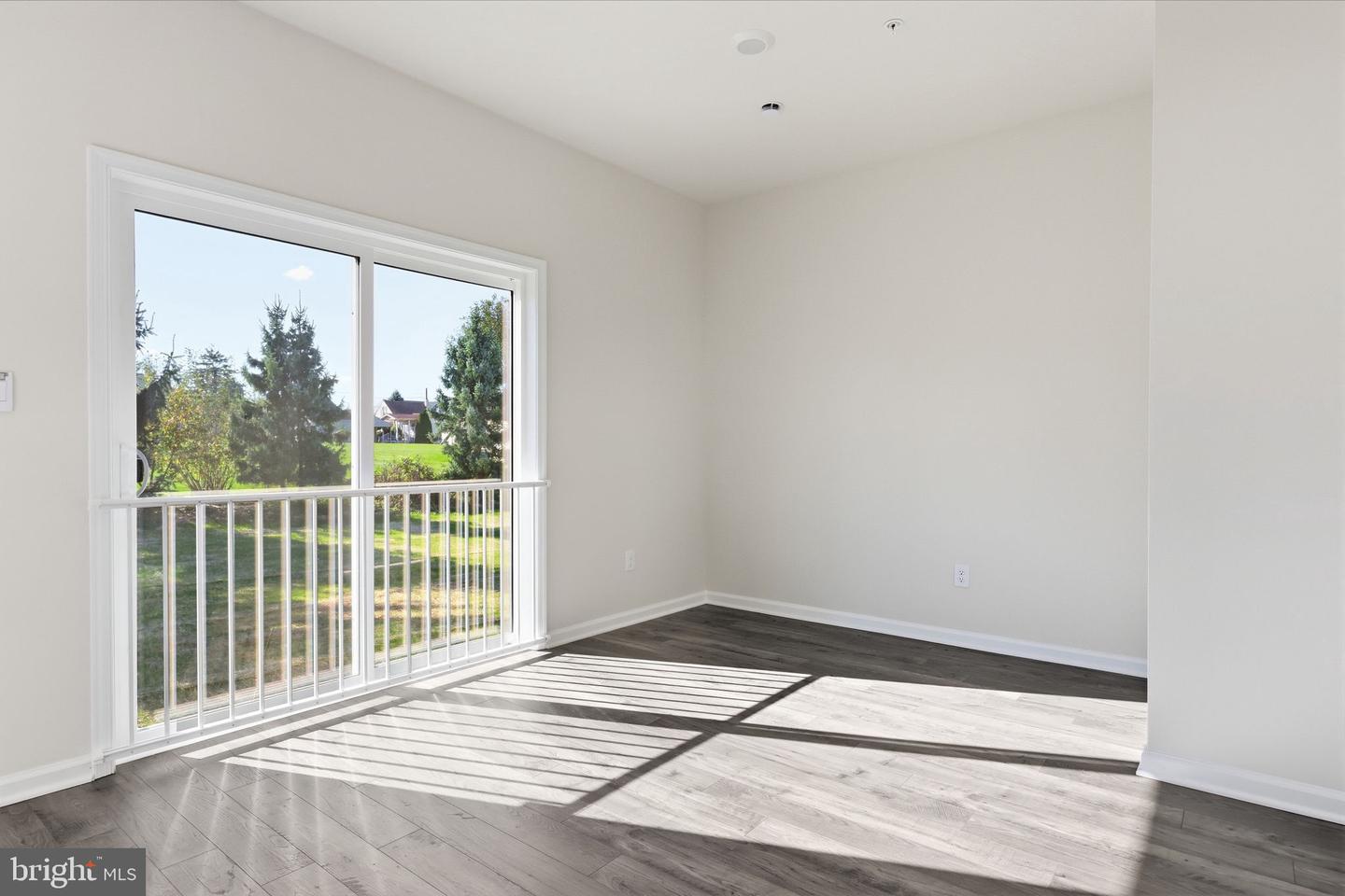 1084 Meadowlark Dr Property Photo 13
