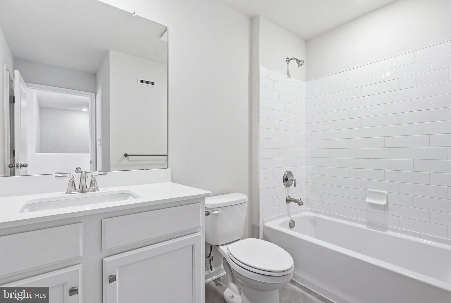 1084 Meadowlark Dr Property Photo 24