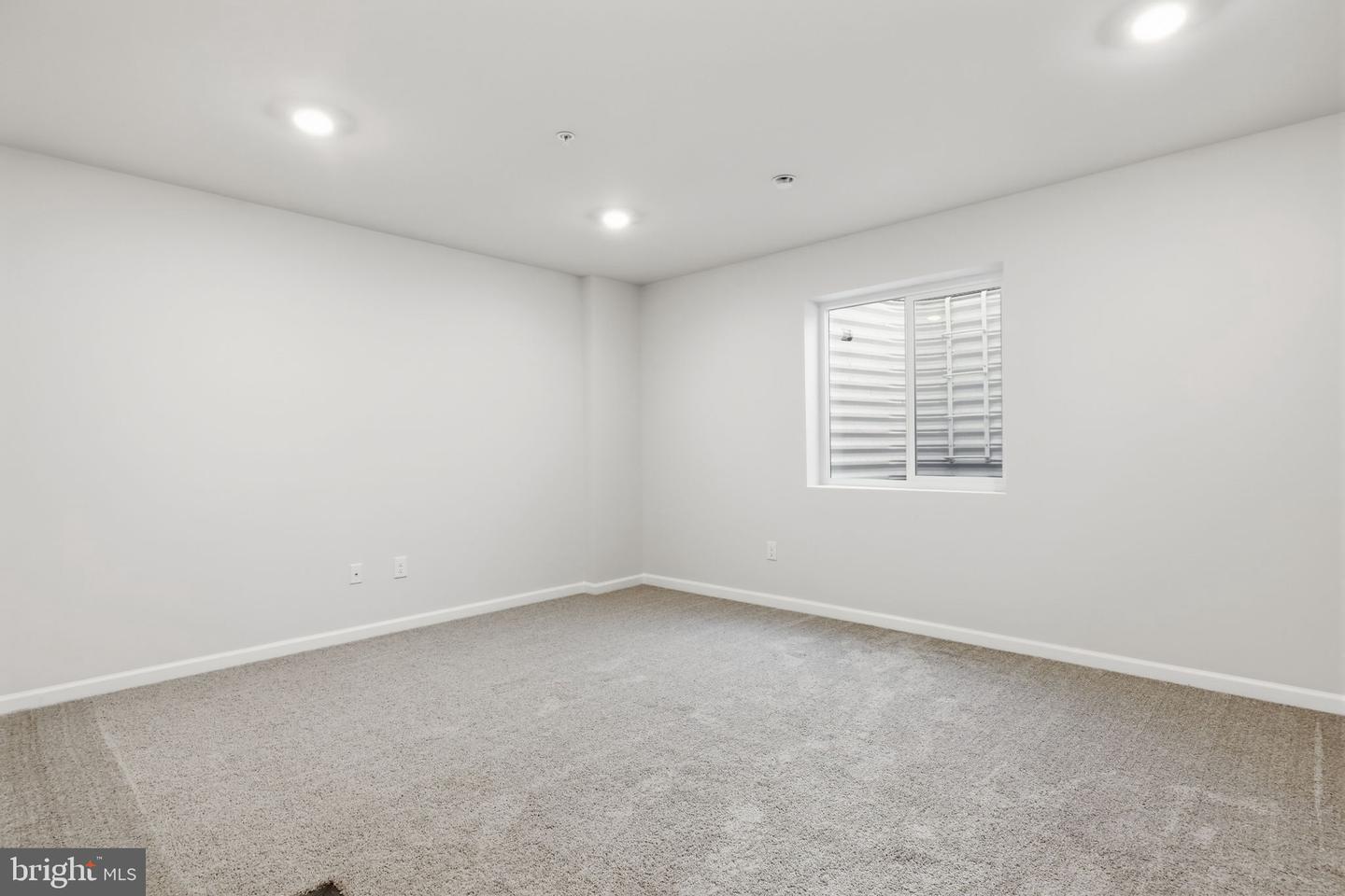 1084 Meadowlark Dr Property Photo 28