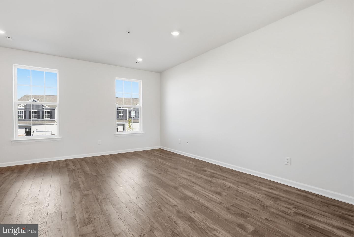 1086 Meadowlark Dr Property Photo 4