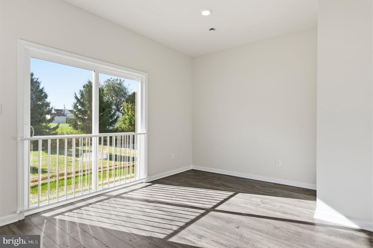 1086 Meadowlark Dr Property Photo 12