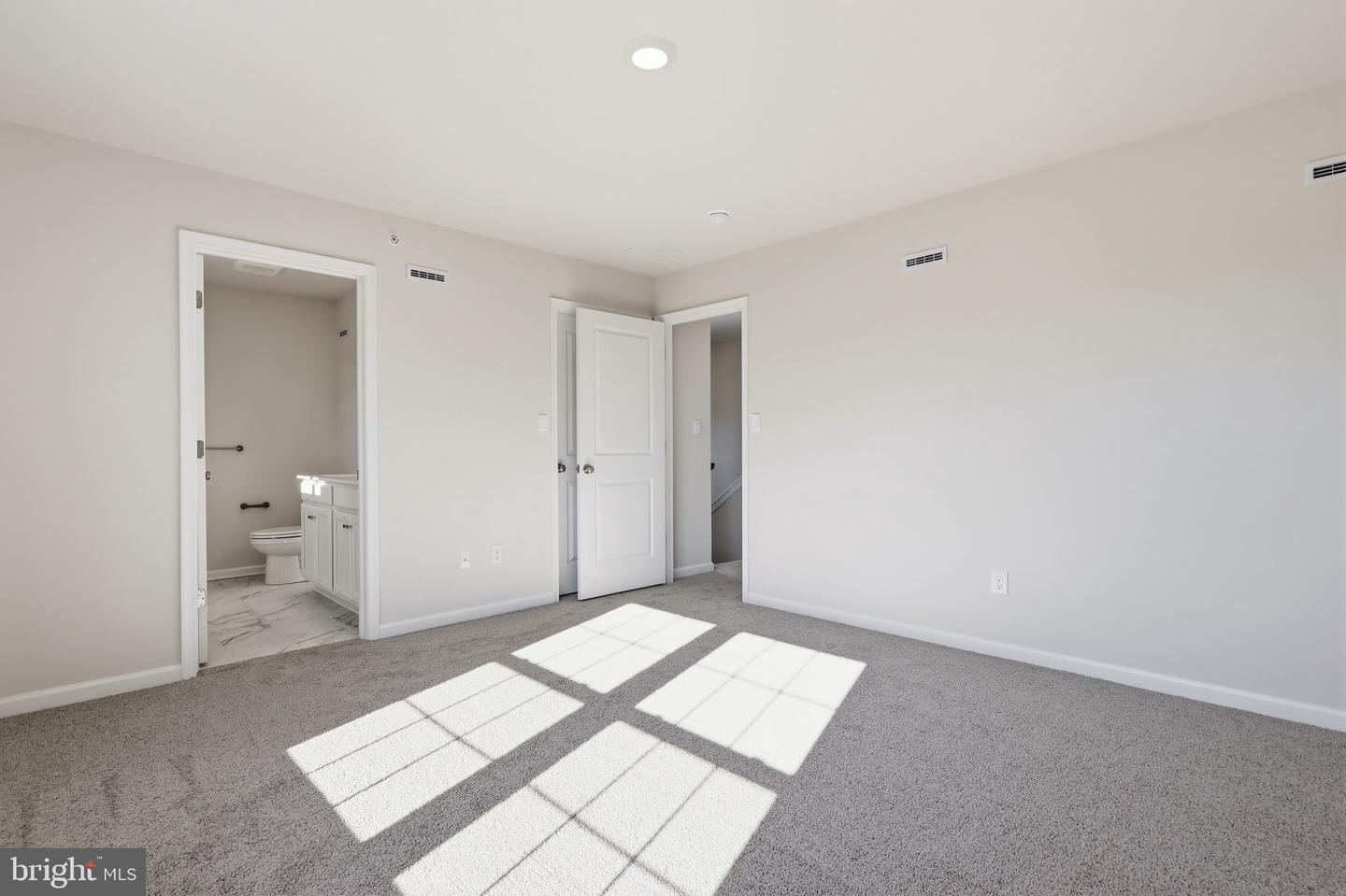 1086 Meadowlark Dr Property Photo 16