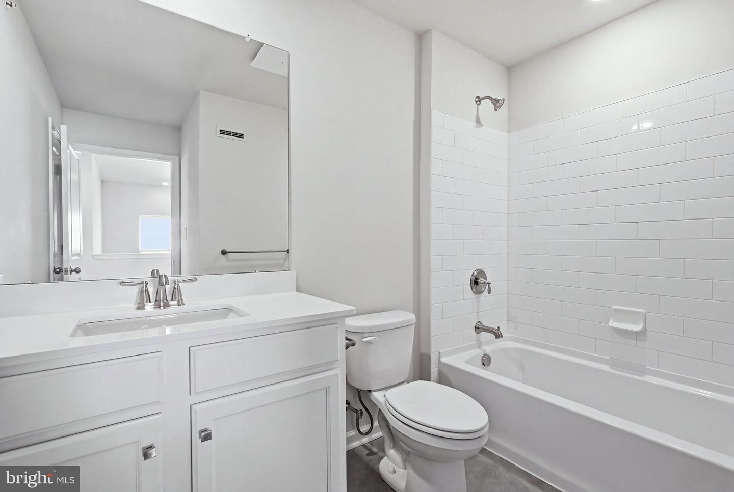 1086 Meadowlark Dr Property Photo 23