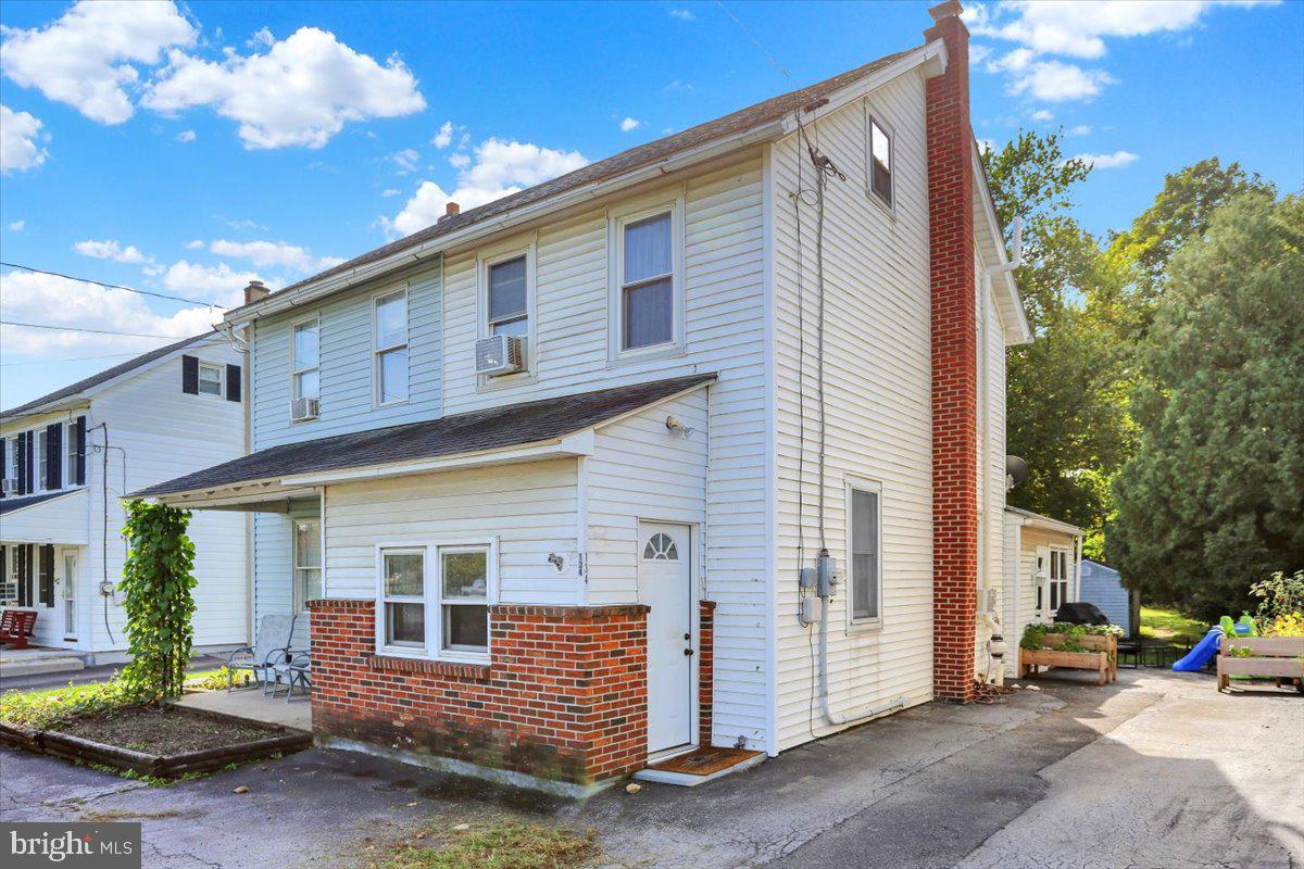134 E Penn Ave Property Photo 3