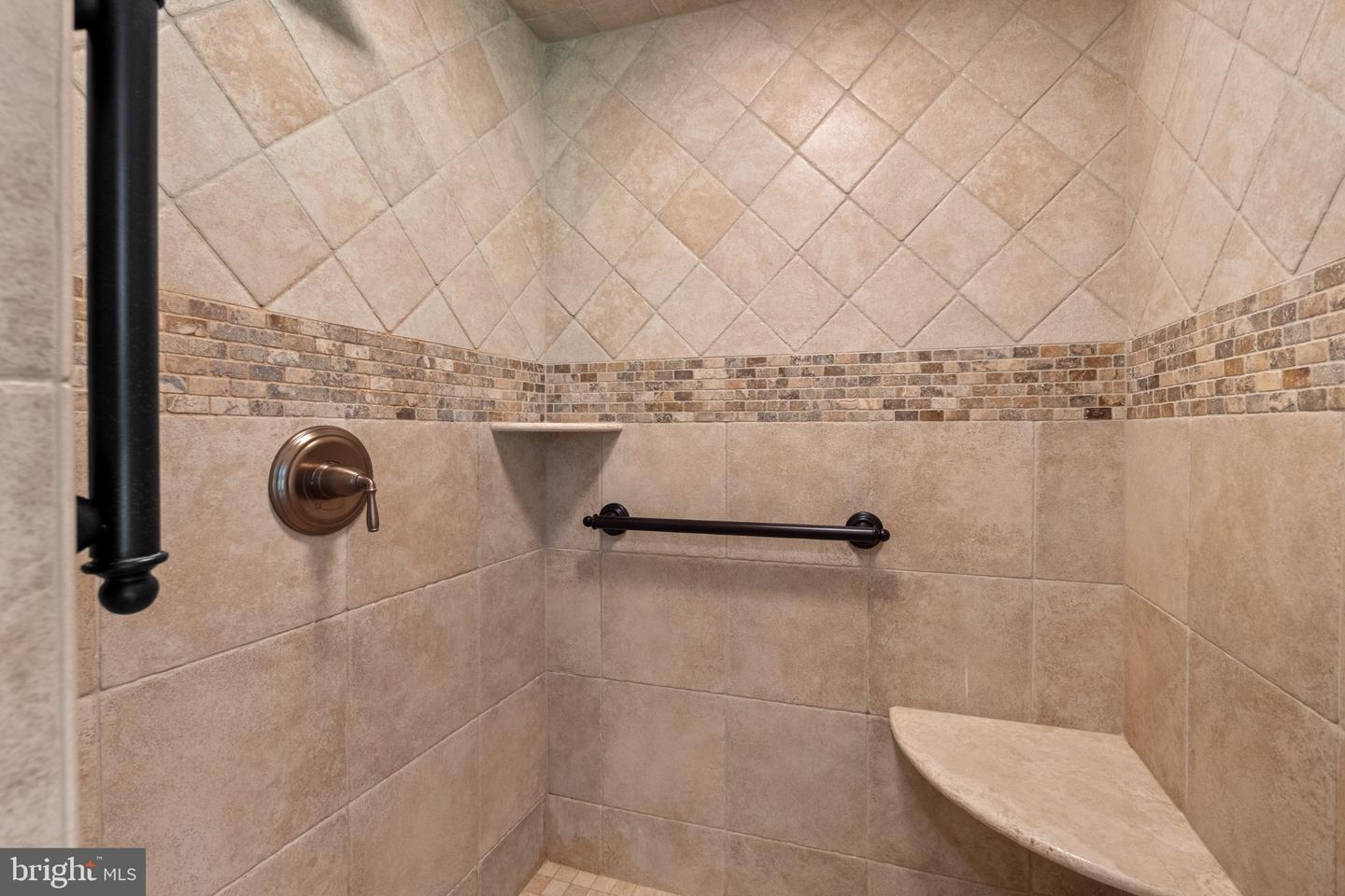 1814 Woodhaven Dr Property Photo 38