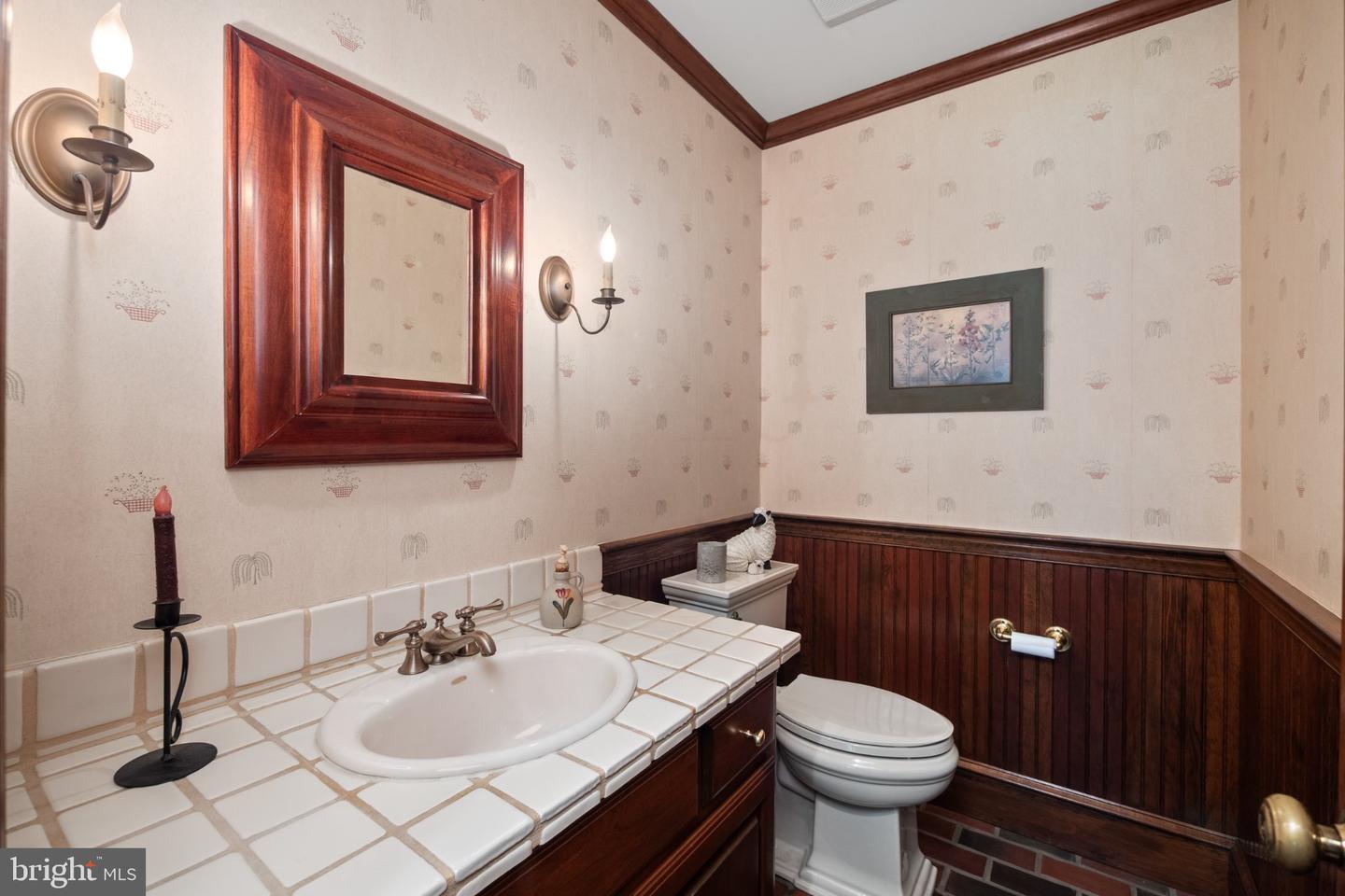 1814 Woodhaven Dr Property Photo 41