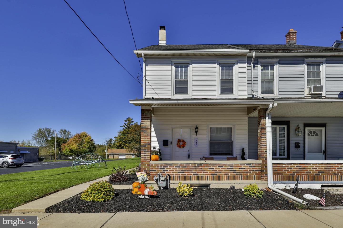 145 Cherry St Property Photo 3