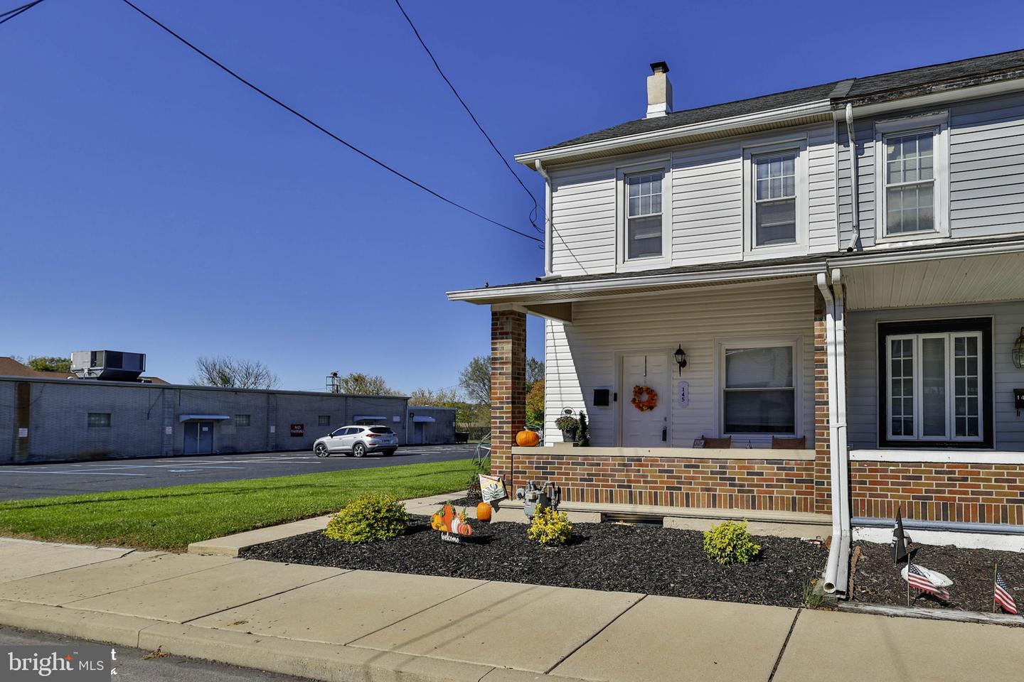145 Cherry St Property Photo 4