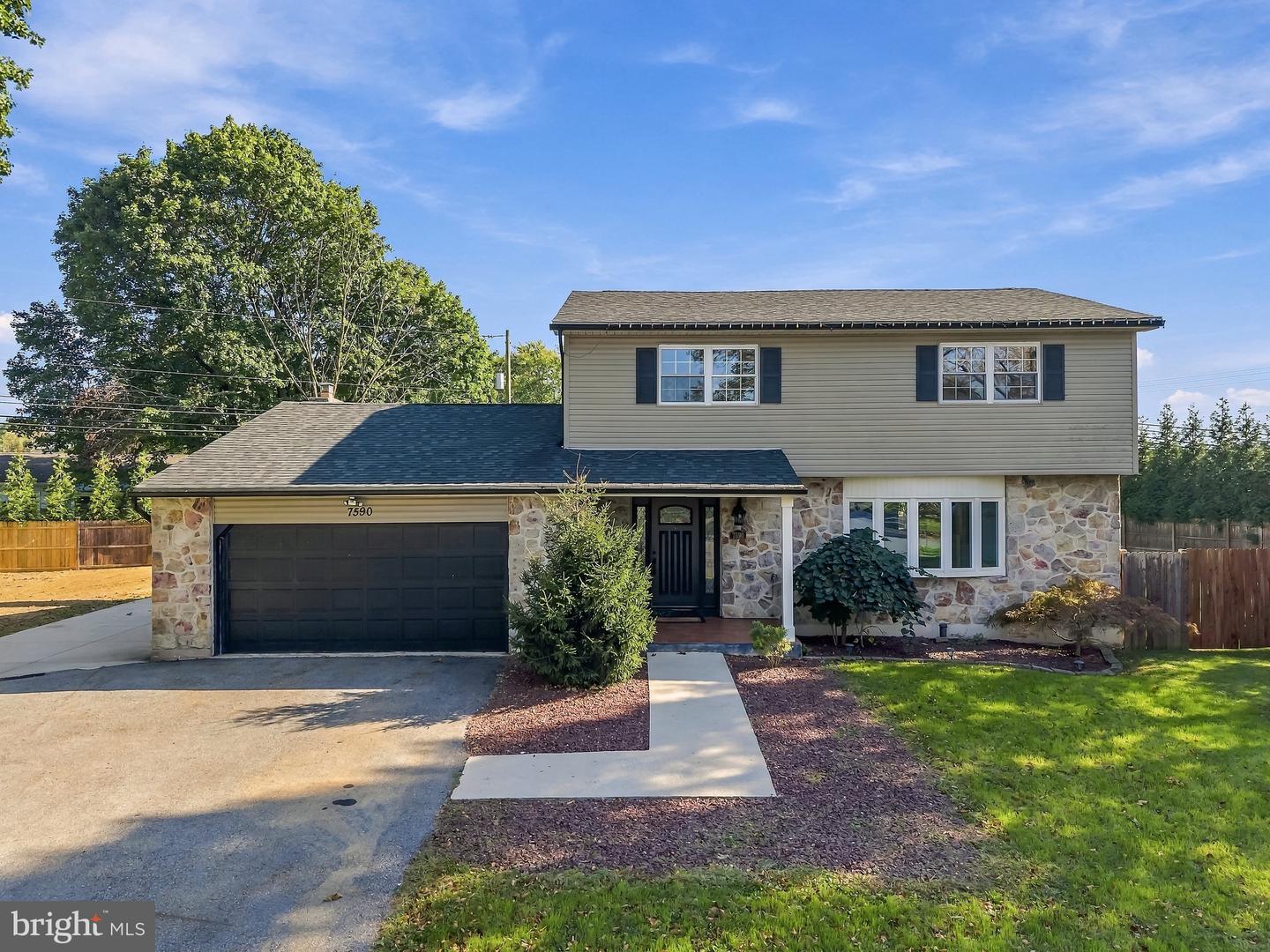 7590 Violet Cir Property Photo 1